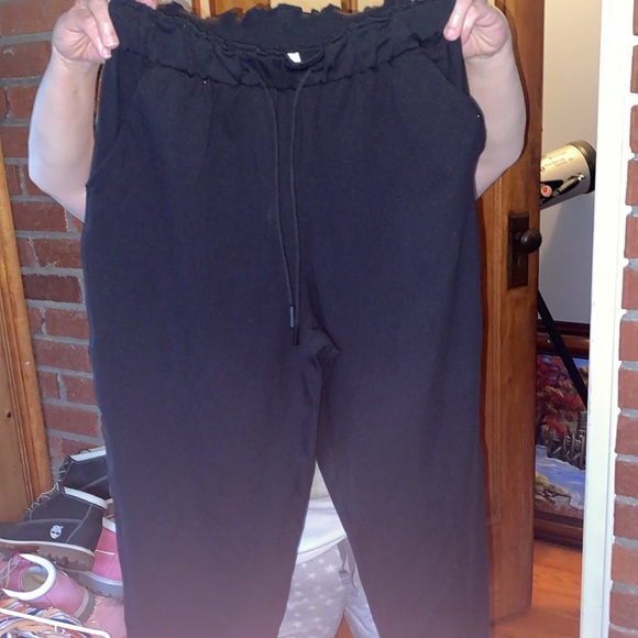 Lululemon joggers - Picture 2 of 6